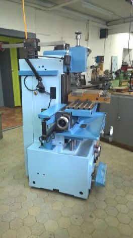 ACIERA F4 MILLING MACHINE (AS NEW CONDITION)