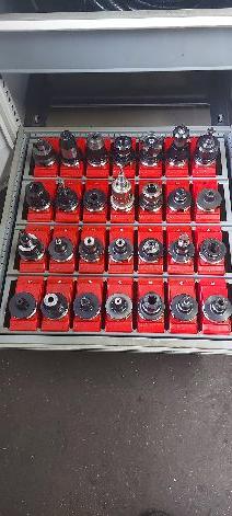 APPROX 100 OFF BT40 TOOLHOLDERS INCLUDING 6 OFF DRILLHOLDERS