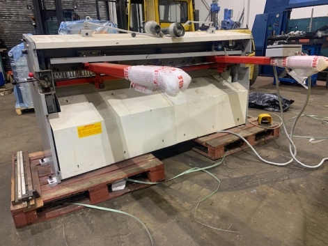 EDWARDS PEARSON CNC GUILLOTINE (2000MM X 4MM CAPACITY)