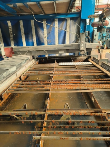 SAME 4M X 2M CANTILEVER TYPE WATERJET CUTTING MACHINE SAME 4M X 2M CANTILEVER TYPE WATERJET CUTTING MACHINE