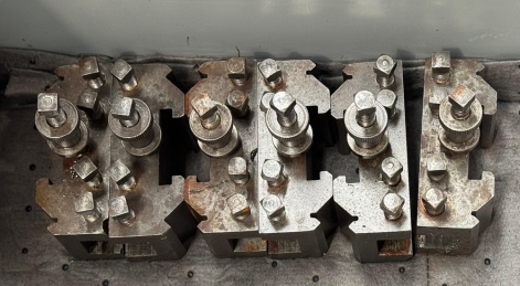COLCHESTER TRIUMPH 2000 GAP BED CENTRE LATHE (15" X 50" CAPACITY) COLCHESTER TRIUMPH 2000 GAP BED CENTRE LATHE (15" X 50" CAPACITY)