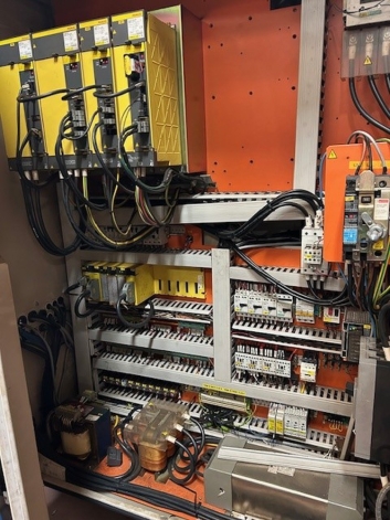 DOOSAN PUMA 400MB CNC TURNING CENTRE
